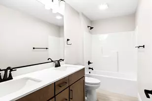 5211 Castlebar Dr, Bloomington, IL 61705 - Photo 38