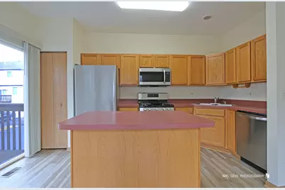 759 Cherry Creek Drive, Grayslake, IL 60030 - Photo 10