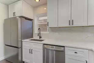 6218 W Foster Ave, Chicago, IL 60630 - Photo 18