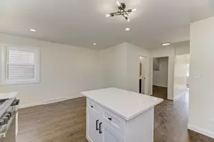 6218 W Foster Ave, Chicago, IL 60630 - Photo 14