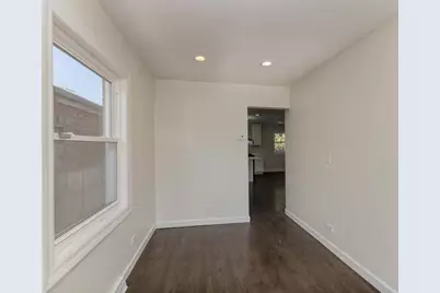 6218 W Foster Avenue, Chicago, IL 60630 - Photo 8