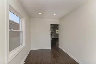 6218 W Foster Ave, Chicago, IL 60630 - Photo 8