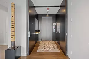 4 E Elm St, Chicago, IL 60611 - Photo 2