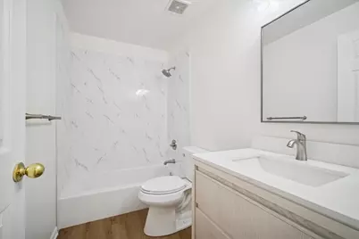 1153 Hawthorne Lane #1153, Elk Grove Village, IL 60007 - Photo 8