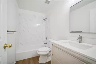 1153 Hawthorne Ln, Elk Grove Village, IL 60007 - Photo 8