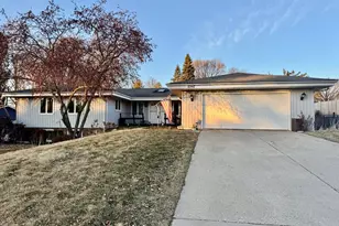 5746 Berwick Pl, Rockford, IL 61107 - Photo 2