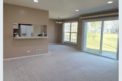 1428 W Sapphire Drive, Hoffman Estates, IL 60192 - Photo 2