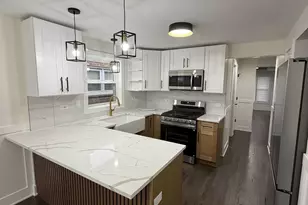 6230 W 63rd Pl, Chicago, IL 60638 - Photo 4