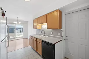 1729 Cedarbrook Ct, Sycamore, IL 60178 - Photo 18