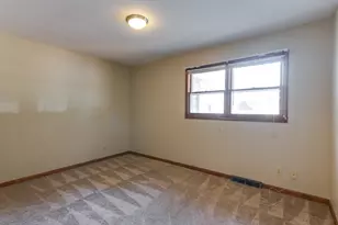 1131 Johnston Dr, Aurora, IL 60506 - Photo 8