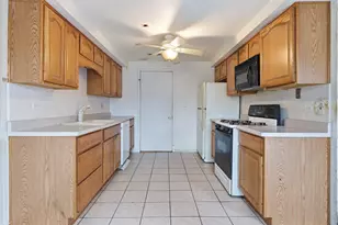 3758 Merrimac Ln, Hanover Park, IL 60133 - Photo 8