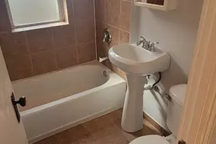 2922 5 N Sacramento St, Chicago, IL 60618 - Photo 2