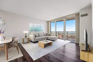 807 Davis St, Evanston, IL 60201 - Photo 4