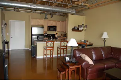 241 Main Street #215, Bartlett, IL 60103 - Photo 4