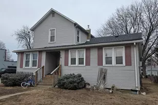 1212 12th Ave, Sterling, IL 61081 - Photo 2