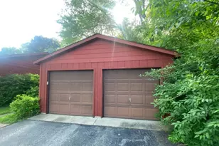 505 Woodland Ave, Wauconda, IL 60084 - Photo 2