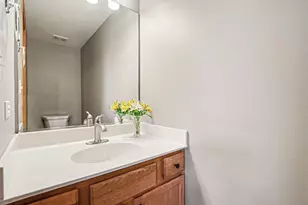 2113 Colonial St, Aurora, IL 60503 - Photo 16