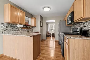 2113 Colonial St, Aurora, IL 60503 - Photo 6