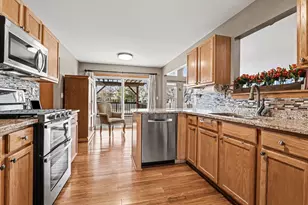 2113 Colonial St, Aurora, IL 60503 - Photo 8