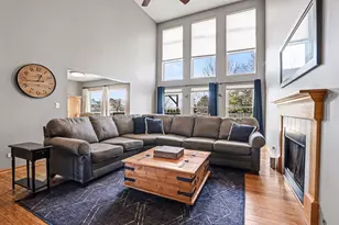 2113 Colonial St, Aurora, IL 60503 - Photo 2