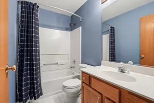 2113 Colonial St, Aurora, IL 60503 - Photo 12