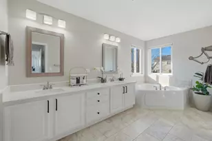 748 N Overlook Trail, Round Lake, IL 60073 - Photo 20