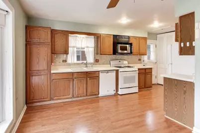 8334 N New England Avenue, Niles, IL 60714 - Photo 4