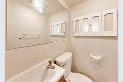 8334 N New England Avenue, Niles, IL 60714 - Photo 16