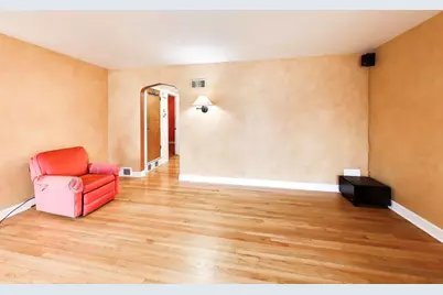 8334 N New England Avenue, Niles, IL 60714 - Photo 10