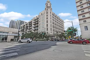 758 N Larrabee St, Chicago, IL 60654 - Photo 1