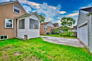 7412 Keeler Ave, Skokie, IL 60076 - Photo 32