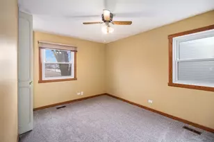 120 Ellington Dr, Schaumburg, IL 60194 - Photo 10
