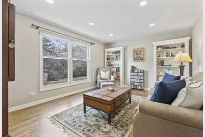 962 Thompson Boulevard, Buffalo Grove, IL 60089 - Photo 20