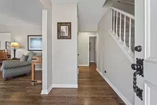 962 Thompson Blvd, Buffalo Grove, IL 60089 - Photo 4