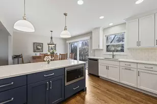 962 Thompson Blvd, Buffalo Grove, IL 60089 - Photo 14