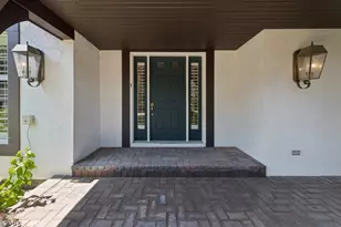 1604 Burr Ridge Club, Burr Ridge, IL 60527 - Photo 2