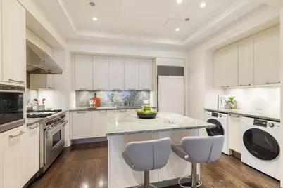 159 E Walton Place #9E, Chicago, IL 60611 - Photo 14