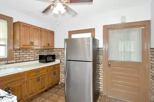 136 E 10th St, Chicago Heights, IL 60411 - Photo 8