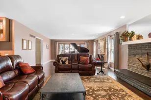 32W050 Cedar Ln, Wayne, IL 60184 - Photo 8