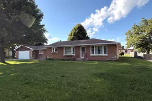 1106 Harmony Ave, Mazon, IL 60444 - Photo 2