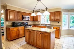 17945 W Pond Ridge Cir, Gurnee, IL 60031 - Photo 10
