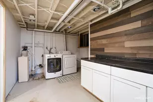 210 E Edgelawn Dr, Plano, IL 60545 - Photo 12