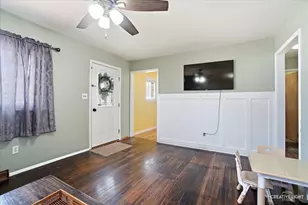 210 E Edgelawn Dr, Plano, IL 60545 - Photo 2