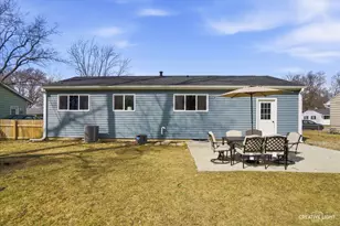 210 E Edgelawn Dr, Plano, IL 60545 - Photo 14