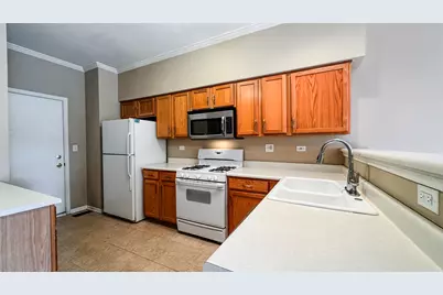 1015 Woodview Court, Aurora, IL 60502 - Photo 6