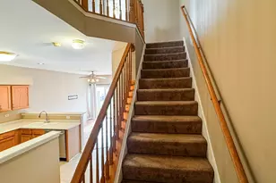 1015 Woodview Ct, Aurora, IL 60502 - Photo 8