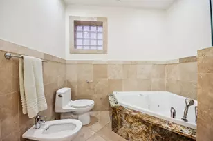 3929 N Ashland Ave, Chicago, IL 60613 - Photo 18