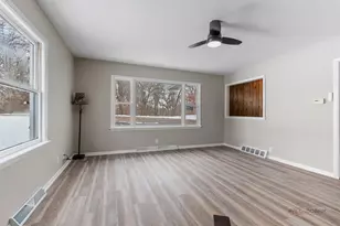 28529 W Treetop Rd, Ingleside, IL 60041 - Photo 2