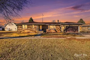 209 E 3rd St, Aroma Park, IL 60910 - Photo 2