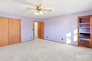 209 E 3rd St, Aroma Park, IL 60910 - Photo 10